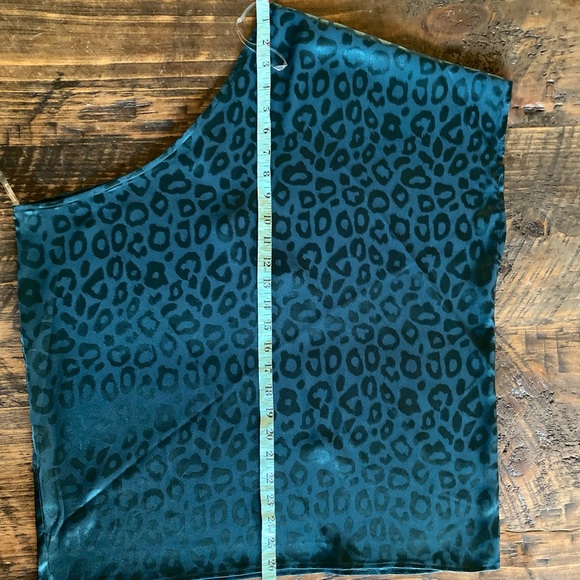 Entro Women's Leopard One Shoulder Top - Picture 9 of 16